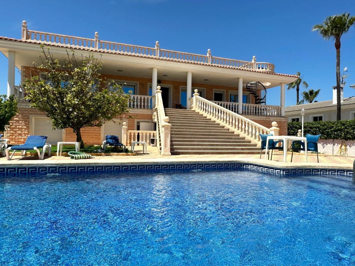 Ferienwohnung Benidorm Л'Алфас дел Пи Екстериор снимка